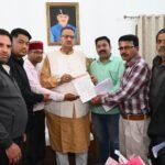 मंत्री गणेश जोशी ने सभी प्रतिनिधियों की बातों को गंभीरता से सुनते हुए संबंधित अधिकारियों को आवश्यक कार्यवाही के निर्देश दिए