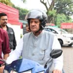 प्रधानमंत्री मोदी के आह्वान पर गणेश जोशी का अनोखा कदम, दोपहिया वाहन से किया सफर