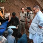 मलबे में दबे कविकांत और जोगिन्दर का कराया रेस्क्यू, मौके पर पहुंचे कैबिनेट मंत्री गणेश जोशी
