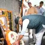 सैनिक कल्याण मंत्री गणेश जोशी ने अमर शहीद राइफलमैन मनोज राणा को भावभीनी श्रद्धांजलि अर्पित की