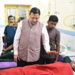 सीएम धामी ने घायल श्रमिकों से की मुलाकात, कहा- हर व्यक्ति की जान हमारे लिए बेहद कीमती