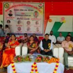 डाडामण्डी में विकास खण्ड स्तरीय शरद एवं शीतकालीन प्रतियोगिता का प्रमुख द्वारीखाल बीना राणा ने किया शुभारम्भ   2. बीना राणा ने डाडामण्डी क्रीडा स्थल में 3 दिवसीय क्रीडा प्रतियोगिता का किया शुभारम्भ   3. बीना राणा के डाडामण्डी क्रीडा स्थल पहुंचने पर प्रतिभागी छात्र-छात्राओं ने बैण्ड की धुन के साथ किया स्वागत   4. बीना राणा एवं महेन्द्र सिंह राणा का फूल मालाओं एवं बुके देकर किया स्वागत एवं अभिनन्दन   5. बीना राणा ने माँ शारदे के चित्र पर माल्यार्पण कर दीप प्रज्वलित किया   6. बीना राणा ने छात्र-छात्राओं द्वारा निकाली गयी मार्च पास्ट की सलामी ली   7. बीना राणा ने समस्त प्रतिभागियों को दिलायी शपथ   8. बीना राणा ने प्रथम, द्वितीय, तृतीय स्थान प्राप्त करने वाले प्रतिभागियों को प्रमाण-पत्र, मैडल एवं धनराशि प्रदान की   9. बीना राणा ने खेल प्रतियोगिताओं के आयोजन के लिए शिक्षा विभाग एवं आयोजन मण्डलों का धन्यवाद किया   10. बीना राणा ने कहा खेलों के प्रति छात्र-छात्राओं का उत्साह वर्धन कर प्रतियोगिताएं आयोजित करवायी   11. बीना राणा ने कहा खेल के माध्यम से छात्र-छात्राएं अपना भविष्य उज्जवल कर सकती हैं   12. बीना राणा ने कहा सरकार द्वारा खेलों को बढ़ावा देने के लिए कई प्रकार की विशेष सुविधाएं प्रदान की जा रही हैं   13. बीना राणा ने आयोजकों एवं निर्णायक मण्डल से खेल भावना से प्रतियोगिताएं सम्पन्न करवाने का किया अनुरोध   14. बीना राणा ने गुरूजनों, छात्र-छात्राओं, आयोजक मण्डलों, जन प्रतिनिधियों एवं अभिभावकों का आभार व्यक्त किया   15. बीना राणा ने कहा छात्र-छात्राओं का उत्साह वर्धन करने के लिए सभी का कार्यक्रम में उपस्थित होना महत्वपूर्ण है   16. बीना राणा ने डाडामण्डी क्रीडा स्थल में आयोजित क्रीडा प्रतियोगिता में प्रतिभागियों का उत्साह वर्धन किया     डाडामण्डी में विकास खण्ड स्तरीय शरद एवं शीतकालीन प्रतियोगिता का प्रमुख द्वारीखाल बीना राणा ने किया शुभारम्भ।  विकास खण्ड द्वारीखाल के डाडामण्डी क्रीडा स्थल में विकास खण्ड स्तरीय शरद एवं शीतकालीन 3 दिवसीय क्रीडा प्रतियोगिता का आयोजन किया गया। क्रीडा प्रतियोगिता का शुभारम्भ मुख्य अतिथि ब्लॉक प्रमुख द्वारीखाल बीना राणा अति विशिष्ट अतिथि जिला पंचायत सदस्य महेन्द्र सिह राणा, विशिष्ट अतिथि विनोद गर्ग, अमित पोखरियाल, दिनेश नेगी खण्ड शिक्षा अधिकारी खुशाल सिह टोलिया, द्वारा किया  गया। मुख्य अतिथि ब्लॉक प्रमुख द्वारीखाल बीना राणा अति विशिष्ट अतिथि जिला पंचायत सदस्य महेन्द्र सिह राणा, के डाडामण्डी क्रीडा स्थल में पहुॅचने पर प्रतिभागी छात्र-छात्राओ ने बैण्ड की धुन के साथ उनका स्वागत किया। स्थानीय जन-प्रतिनिधियो एवं कार्यक्रम के आयोजको द्वारा मुख्य अतिथि बीना राणा एवं अति विशिष्ट अतिथि महेन्द्र सिह राणा का फूल मालाओ एवं बुके देकर उनका स्वागत एवं अभिनन्दन किया। मुख्य अतिथि, अति विशिष्ट अतिथि, विशिष्ट अतिथियो आयोजको एवं जन-प्रतिनिधियो ने मॉ सारदे के चित्र पर माल्यार्पण कर दीप प्रज्वलित कर कार्यक्रम के सफल होने की कामना की। मुख्य अतिथि बीना राणा द्वारा छात्र-छात्राओं द्वारा निकाली गयी मार्च पास्ट की सलामी ली, तथा समस्त प्रतिभागियों को शपथ दिलायी। प्रथम दिवस का निम्न प्रतियोगिताएं सम्पन्न हुई। 1-600मी0 लम्बी दौड बालक प्रतियोगिता में राजखिल संकुल प्रथम स्थान श्रेयांस एम0पी0एस0 सतपुली, जमेली संकुल द्वितीय स्थान प्रिन्स रावत जी0यू0पी0एस0गूमखाल, काण्डाखाल संकुल तृतीय स्थान अनुज जी0यू0पी0एस0हिलोगी,  2-600मी0 लम्बी दौड बालिका प्रतियोगिता राजखिल संकुल में प्रथम स्थान दिब्या राणा, एम0पी0एस0 सतपुली, काण्डाखाल संकुल द्वितीय स्थान तानिया जी0यू0पी0एस0 हिलोगी, सुराडी संकुल तृतीय स्थान अनिका एस0एस0वी0एम0चैलूसैण, रहे। मुख्य अतिथि एवं विशिष्ट अतिथि द्वारा खेल प्रतियोगिता में प्रथम, द्वितीय,तृतीय स्थान प्राप्त करने वाले प्रतिभागियों को प्रमाण-पत्र, मैडल, एवं धनराशि प्रदान की गयी। अपने सम्बोधन में प्रमुख बीना राणा ने कहा कि मै आयोजन के लिए शिक्षा विभाग एवं आयोजन मण्डलो का धन्यवाद करती हूॅ कि उन्होने खेलो प्रति हमारे छात्र-छात्राओं का उत्साह वर्धन कर प्रतियोगिताएॅ आयोजित करवायी। मैं समस्त गुरूजनो, छात्र-छात्राओं आयोजक मण्डलो जन प्रतिनिधियो एवं अभिभावको का भी आभार ब्यक्त करती हूॅ कि उन्होने कार्यक्रम में उपस्थित होकर छात्र-छात्राओ का उत्साह वर्धन किया है। आजकल खेल के माध्यम से भी छात्र-छात्राएॅ अपना भविष्य उज्जवल कर सकती है। हमारी सरकार द्वारा खेलों को बढावा देने के लिए कई प्रकार की विशेष सुविधाएॅ प्रदान कर रही है। मेरा सभी आयोजको एवं निर्णायक मण्डल से अनुरोध है कि खेल भावना से प्रतियोगिताएॅ सम्पन्न करवाये। विशिष्ट अतिथि जिला पंचायत सदस्य महेन्द्र सिह राणा, ने अपने सम्बोधन में कहा कि शिक्षा विभाग का खेलो के प्रति अच्छा सकारात्मक दृष्टिकोण है हमारी सरकार द्वारा सरकारी नौकरियो में भी खेल का कोटा निर्धारित किया गया है जो छात्र एवं छात्राएं खेल में अपनी प्रतिभा दिखा सकते है उन्हें सरकार द्वारा विशेष सुविधाएं दी जा रही है मेरा सभी से अनुरोध है कि प्रतियोगिताएं खेल भावना से सम्पन्न करवायी जाए। इस अवसर पर शिक्षा विभाग से जय सिह बिष्ट खेल सम्न्वयक द्वारीखाल, नीरज पथिक खेल सह सम्न्वयक द्वारीखाल, शूरवीर सिह खेल सह-समन्वयक द्वारीखाल, रघुबीर सिह राणा, खेल सह सम्न्वयक द्वारीखाल, मनीष राणा, जिला मंत्री प्राथमिक शिक्षक संघ पौडी, भीम सिह बिष्ट अध्यक्ष प्राथमिक शिक्षक संघ द्वारीखाल, नवीन कन्नौजिया अध्यक्ष जू0शि0स0द्वारीखाल, अर्जुन भण्डारी, कोषाध्यक्ष जू0शि0स0द्वारीखाल, एवं अर्जुन सिह जिला पंचायत सदस्य, सुराडी, विजेन्द्र सिह रावत, प्रधान संगठन अध्यक्ष द्वारीखाल, कुलदीप सिह रावत, क्षेत्र पंचायत सदस्य कण्डाखणी, जगमोहन सिह देवरानी, प्रधान ग्राम पंचायत लोषण, तीरथ सिह प्रधान ग्राम पंचायत रिंगवाडगांव, कोमल सिह प्रधान प्रतिनिधि धारी, रविन्द्र चौहान प्रधान ग्राम पंचायत सैंज मल्ला, सरेश सिह प्रधान ग्राम पंचायत बल्ली, राकेश देवरानी प्रधान प्रतिनिधि बौठा, मनमोहन सिह प्रधान ग्राम पंचायत जमेली राजमोहन सिह नेगी पूर्व क्षेत्र पंचायत सदस्य, चन्द्रपाल सिह किसान मोर्चाअध्यक्ष द्वारीखाल, आदि उपस्थित रहंे।